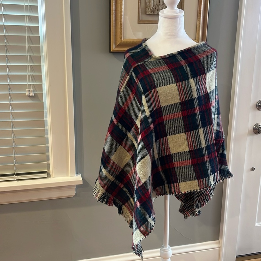 Reversible Plaid and Houndstooth cape